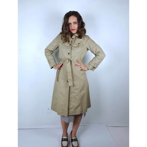vintage 70s Tan FITTED Belted TRENCH COAT Small short trench coat princess coat - Picture 2 of 10